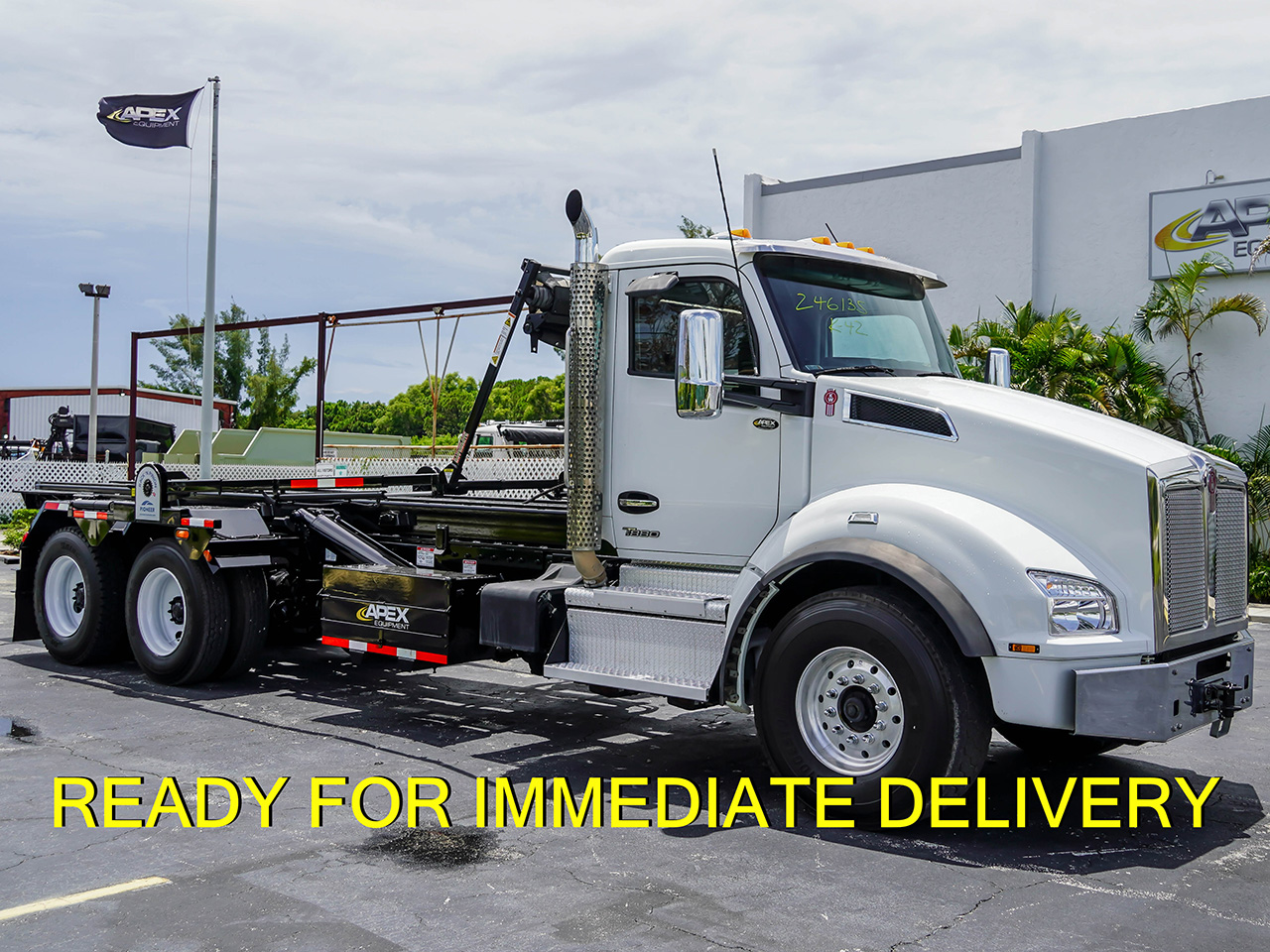 2023 T880 KENWORTH ROLL OFF TRUCK FOR SALE - image 1 of 1