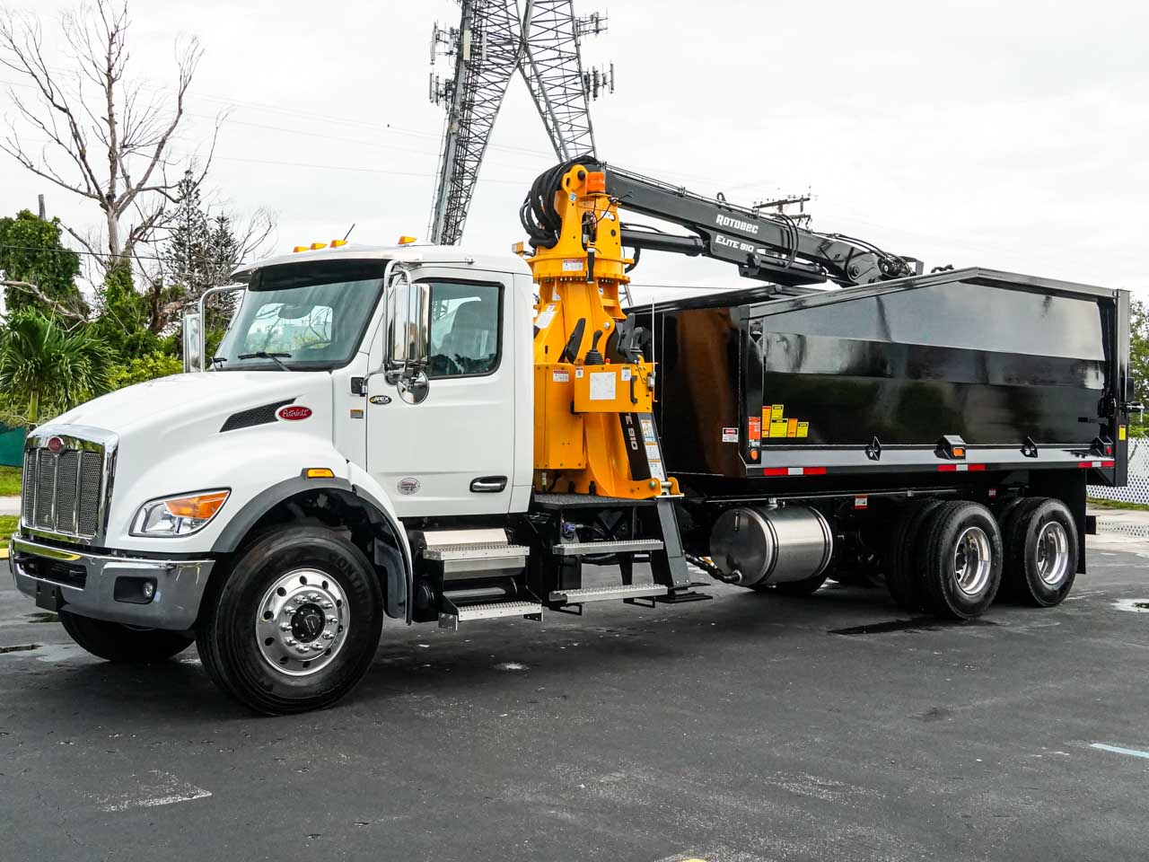 2025 PETERBILT 548 GRAPPLE TRUCK FOR SALE 2025 PETERBILT 548 GRAPPLE TRUCK FOR SALE - image 2 of 6