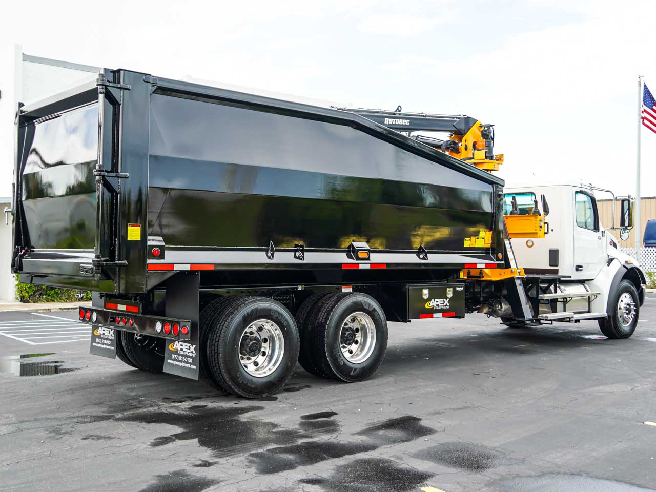 2025 PETERBILT 548 GRAPPLE TRUCK FOR SALE 2025 PETERBILT 548 GRAPPLE TRUCK FOR SALE - image 3 of 6