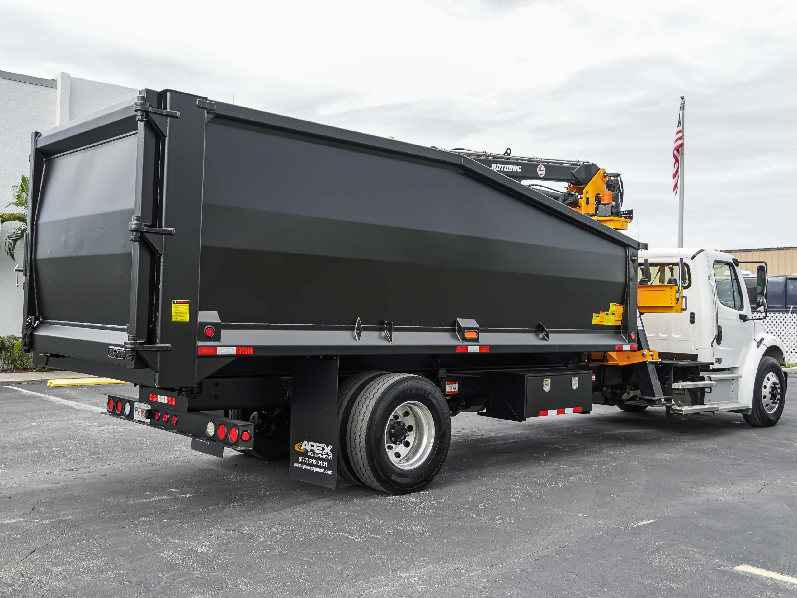 2025 Freightliner — photo 3
