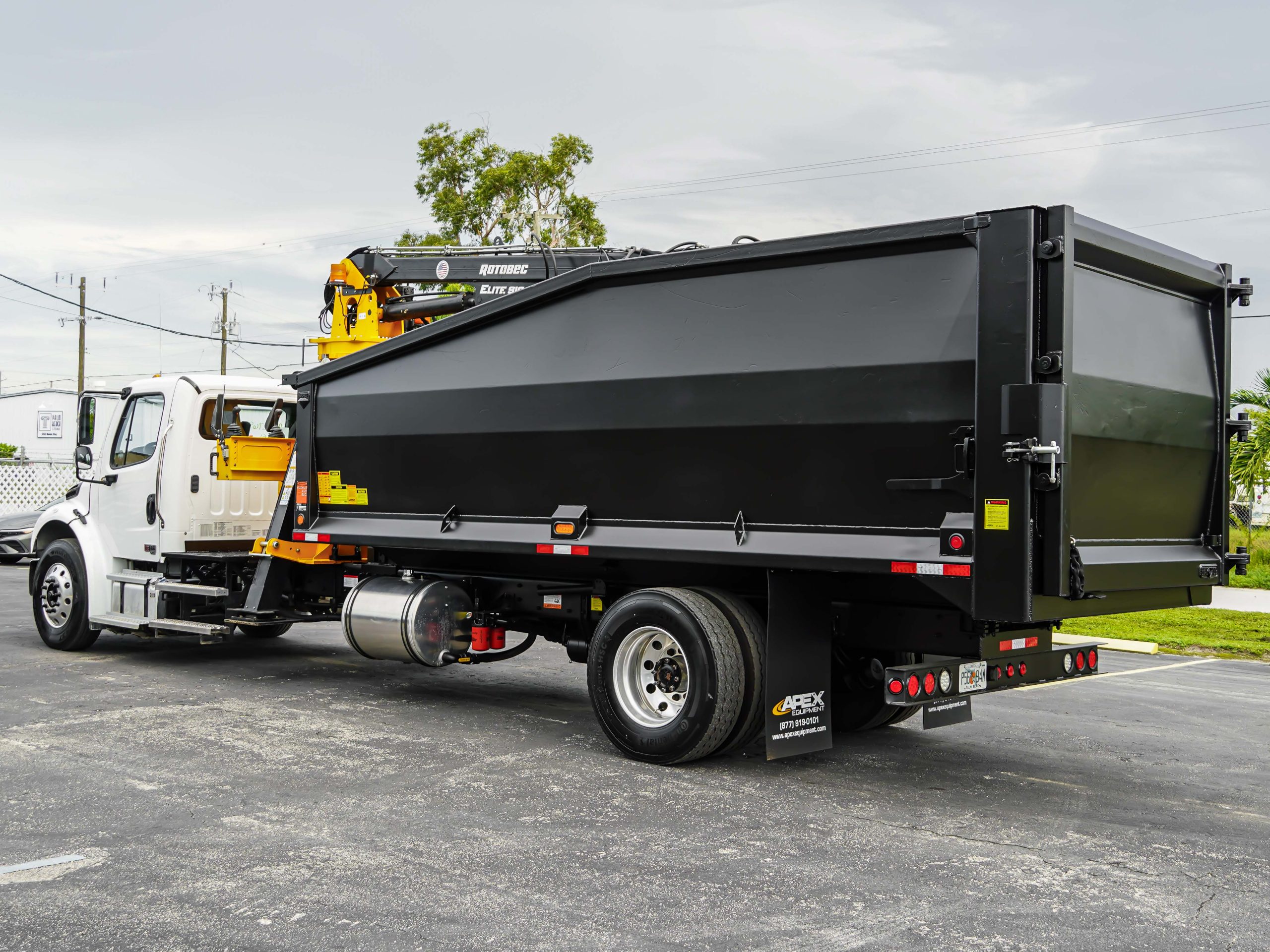 2025 Freightliner — photo 4
