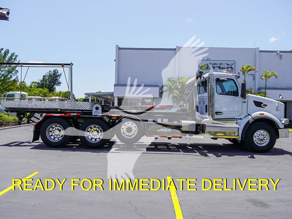 2025 567 PETERBILT - image 3 of 6