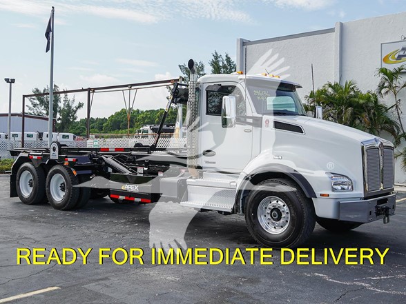 2023 T880 KENWORTH - image 1 of 6