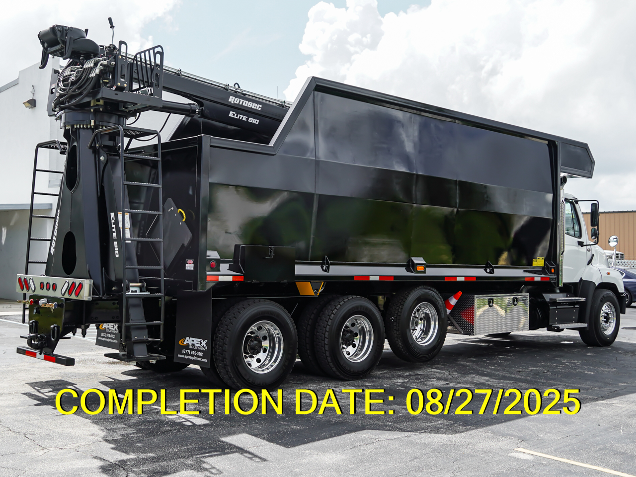 2026 FREIGHTLINER 114SD - image 4 of 6