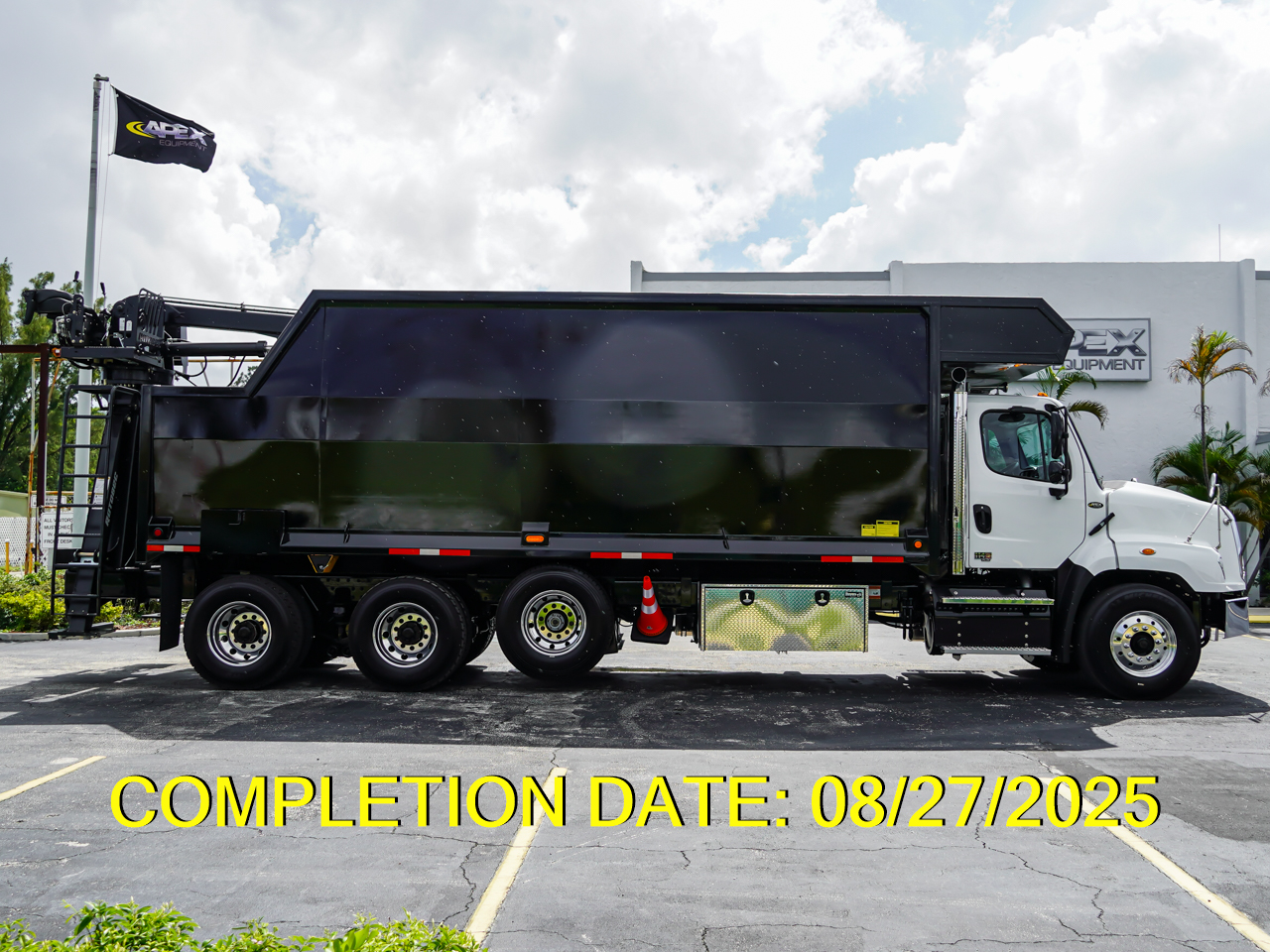 2026 FREIGHTLINER 114SD - image 6 of 6