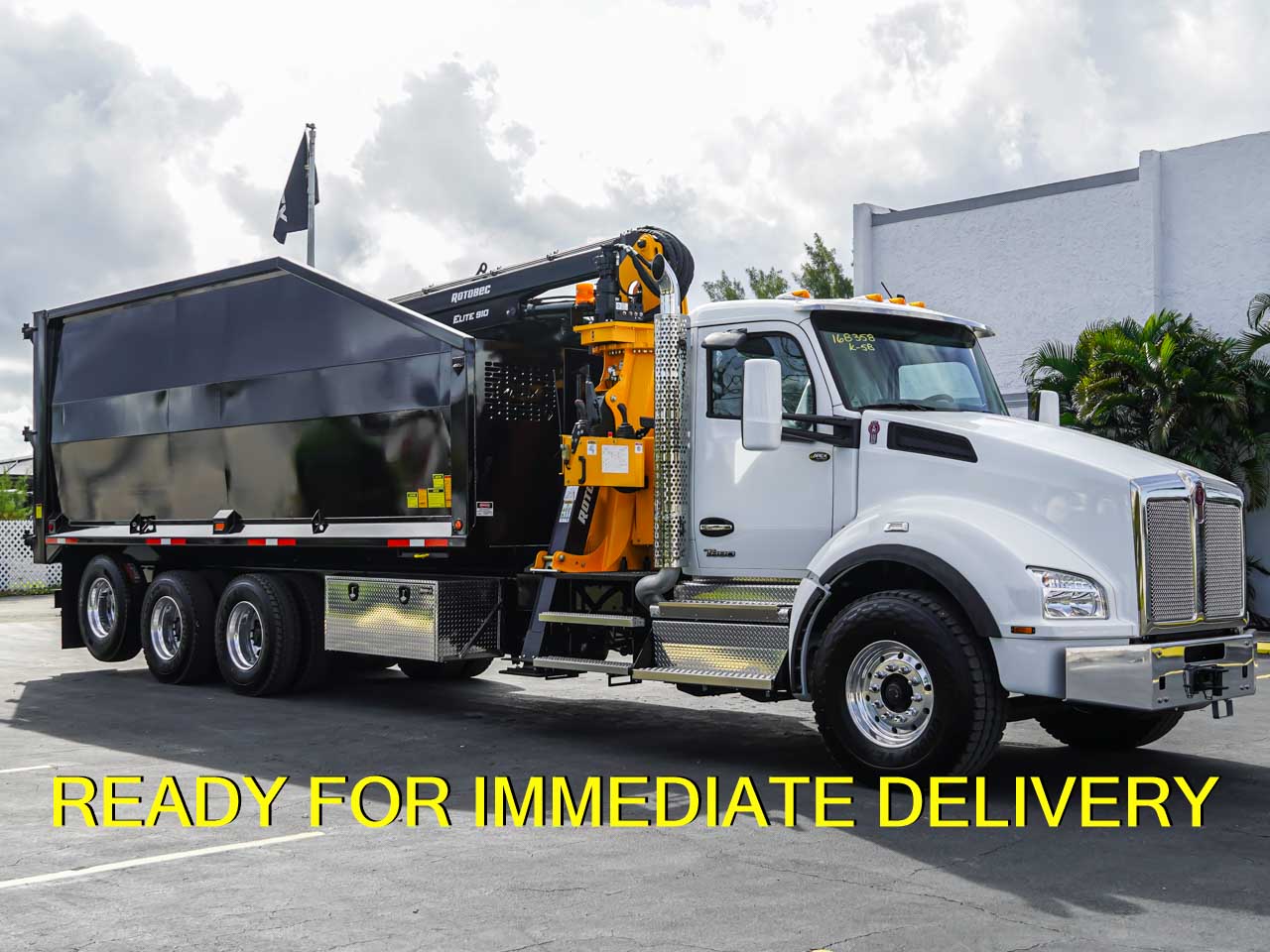 KENWORTH T880 GRAPPLE DUMP TRUCK KENWORTH T880 GRAPPLE DUMP TRUCK - image 1 of 6