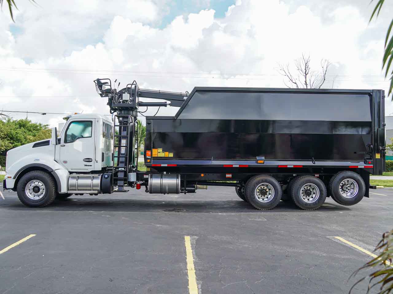 2027 KENWORTH T880 ROTOBEC GRAPPLE TRUCK 2027 KENWORTH T880 ROTOBEC GRAPPLE TRUCK - image 6 of 6