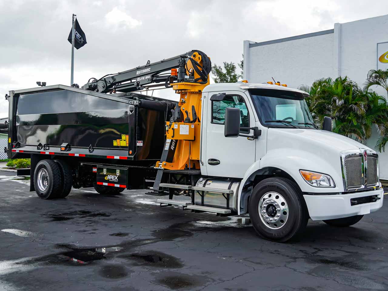 2026 KENWORTH T380 GRAPPLE TRUCK FOR SALE OR RENT 2026 KENWORTH T380 GRAPPLE TRUCK FOR SALE OR RENT - image 2 of 6