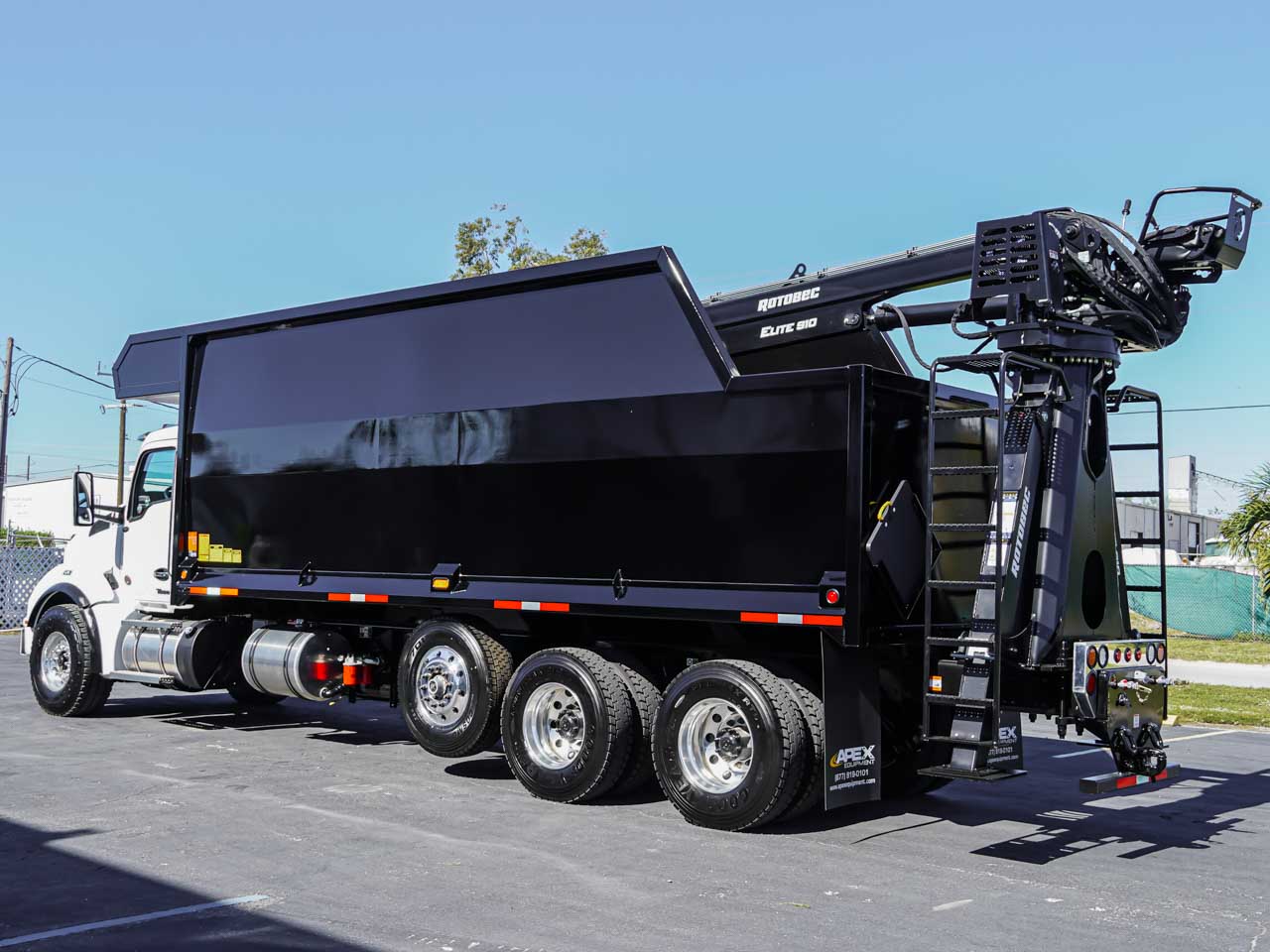 2025 KENWORTH T880 ROTOBEC GRAPPLE TRUCK 2025 KENWORTH T880 ROTOBEC GRAPPLE TRUCK - image 4 of 6