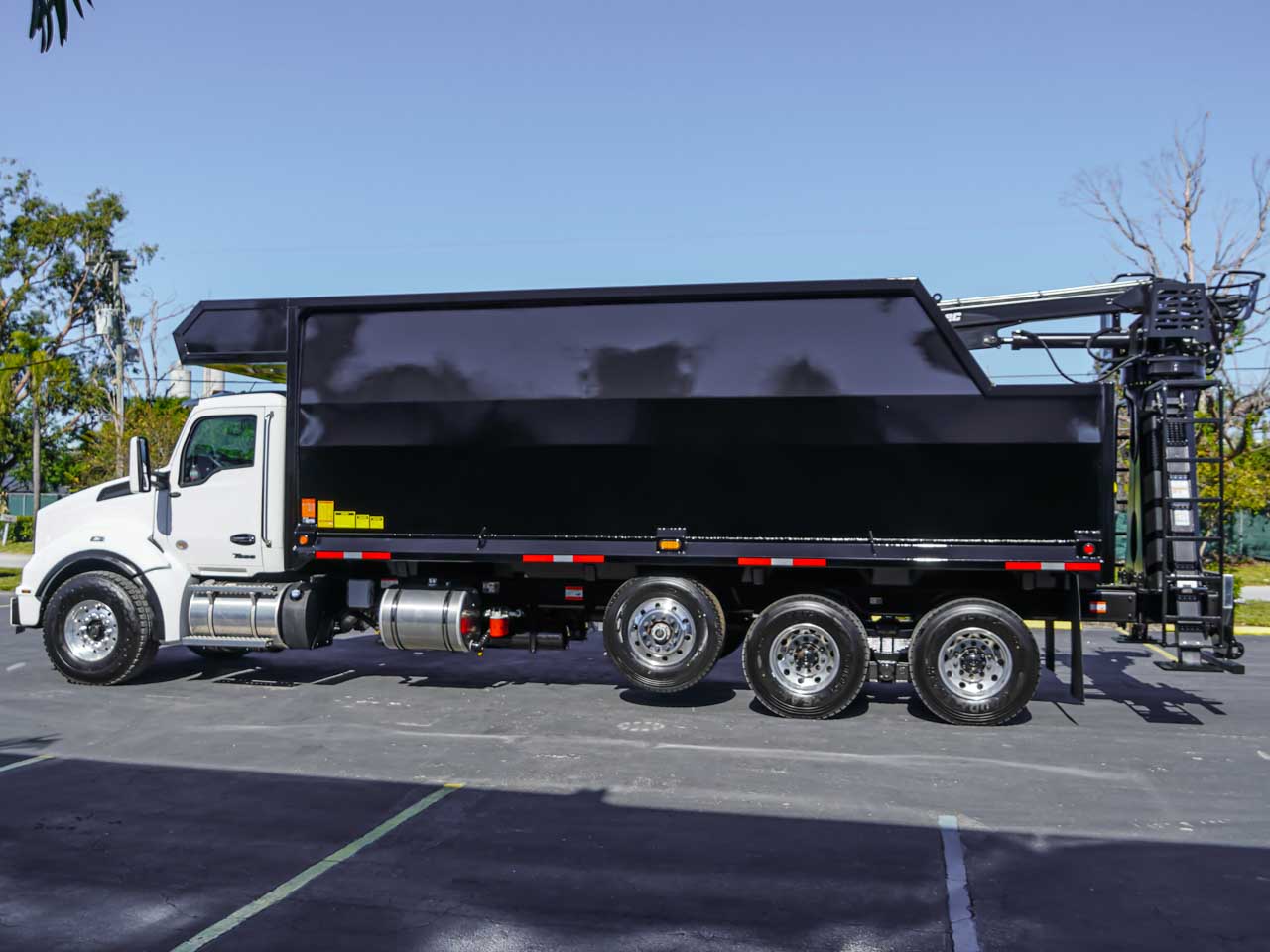 2025 KENWORTH T880 ROTOBEC GRAPPLE TRUCK 2025 KENWORTH T880 ROTOBEC GRAPPLE TRUCK - image 6 of 6