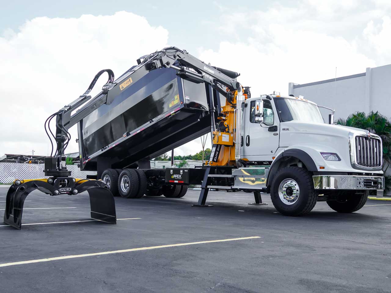 2026 INTERNATIONAL HX GRAPPLE TRUCK FOR SALE 2026 INTERNATIONAL HX GRAPPLE TRUCK FOR SALE - image 1 of 6