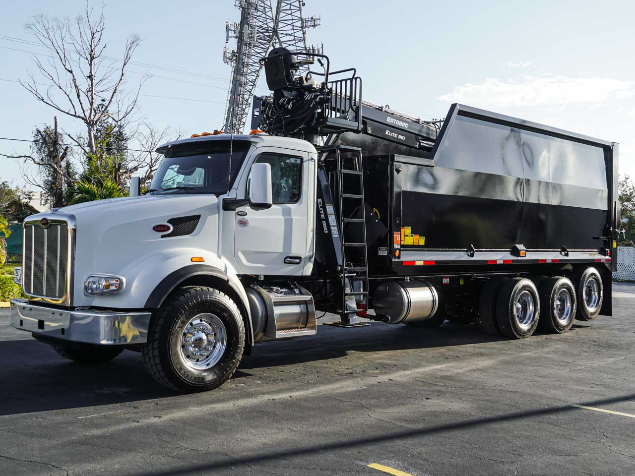 2026 PETERBILT 567 GRAPPLE TRUCK FOR SALE - image 3 of 6