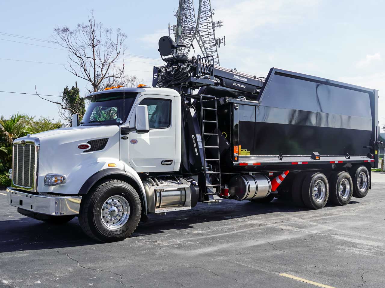 2026 PETERBILT 567 GRAPPLE TRUCK FOR SALE 2026 PETERBILT 567 GRAPPLE TRUCK FOR SALE - image 2 of 6