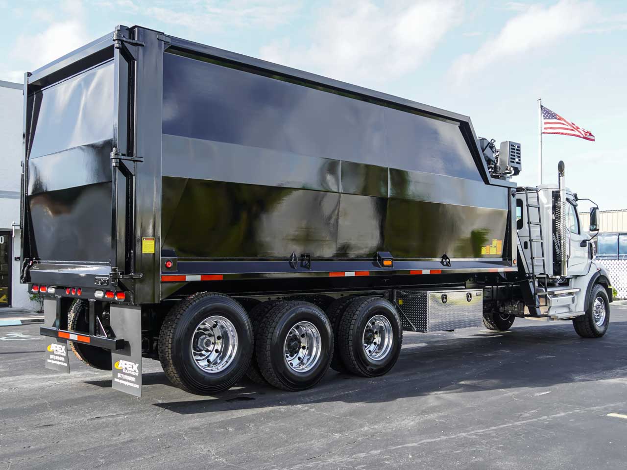 2026 47X WESTERN STAR GRAPPLE TRUCK FOR SALE - image 4 of 6