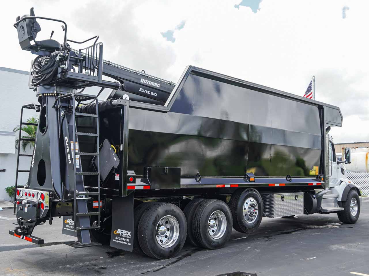 2026 PETERBILT 567 GRAPPLE TRUCK FOR SALE 2026 PETERBILT 567 GRAPPLE TRUCK FOR SALE - image 3 of 6