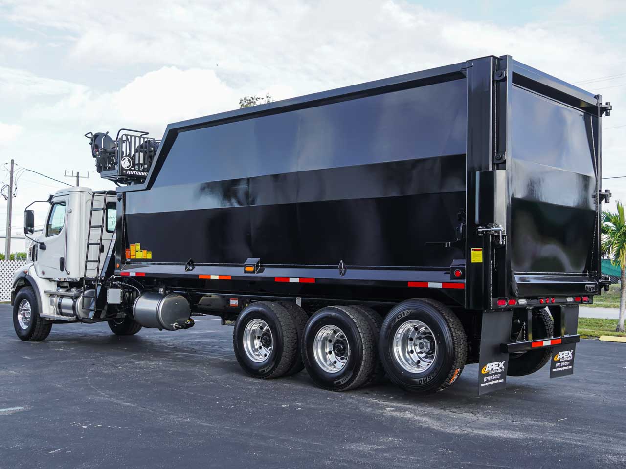 2026 47X WESTERN STAR GRAPPLE TRUCK FOR SALE - image 5 of 6