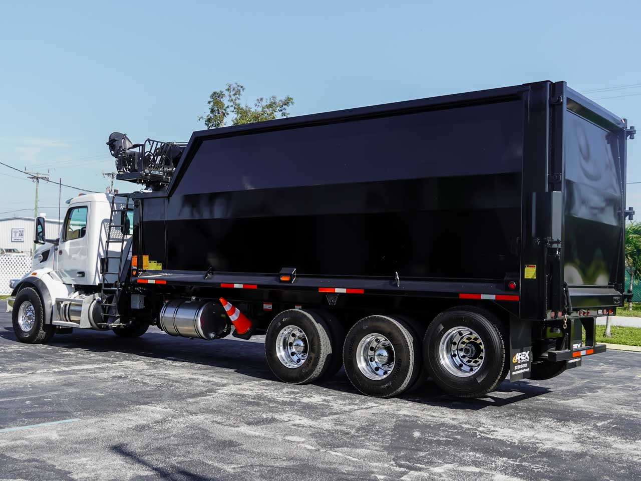 2026 PETERBILT 567 GRAPPLE TRUCK FOR SALE 2026 PETERBILT 567 GRAPPLE TRUCK FOR SALE - image 6 of 6