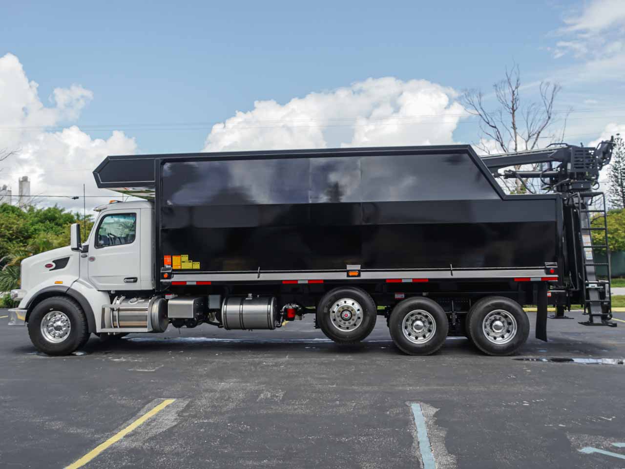 2026 PETERBILT 567 GRAPPLE TRUCK FOR SALE 2026 PETERBILT 567 GRAPPLE TRUCK FOR SALE - image 6 of 6