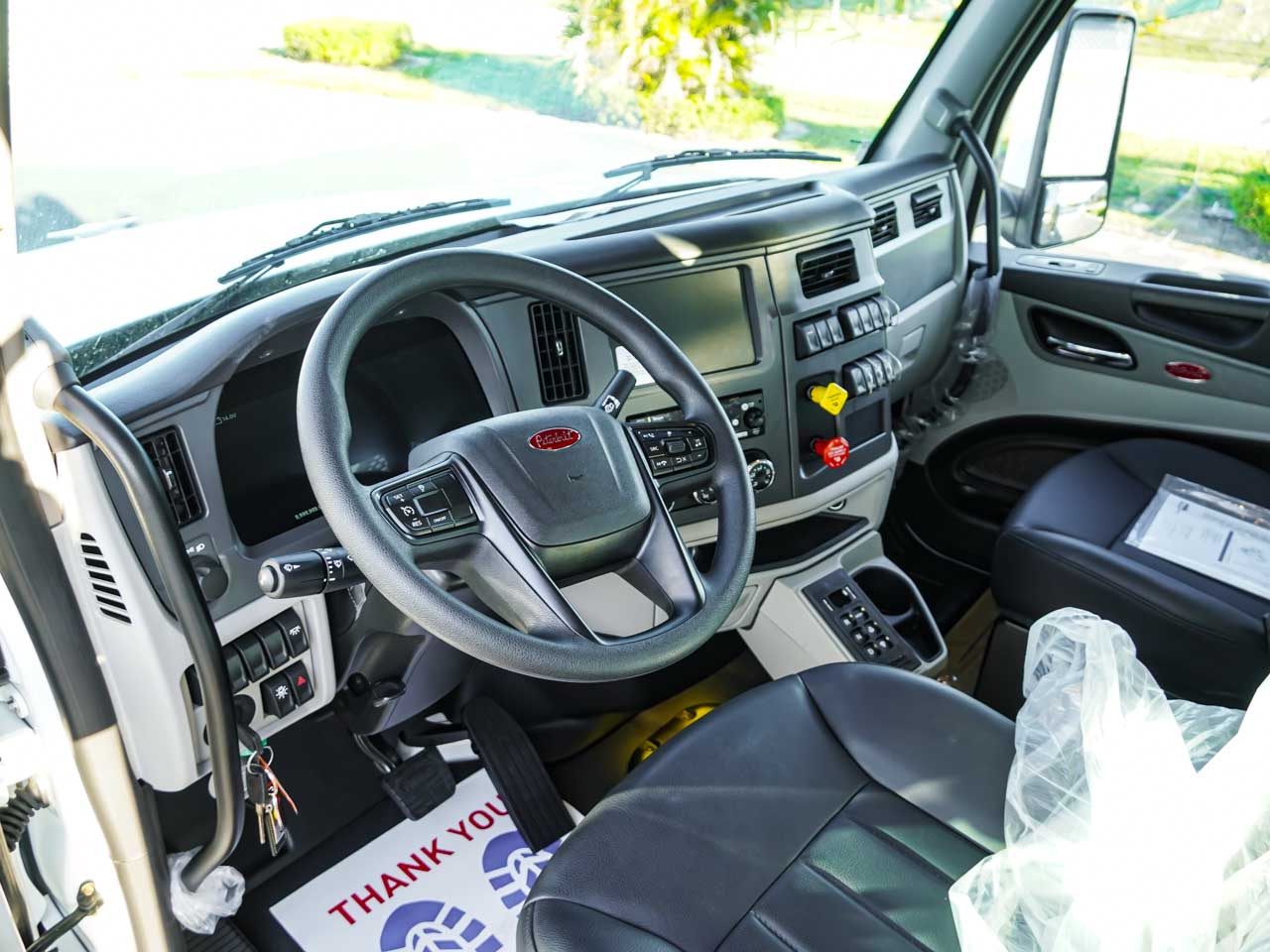 2026 PETERBILT 567 GRAPPLE TRUCK FOR SALE - image 3 of 6