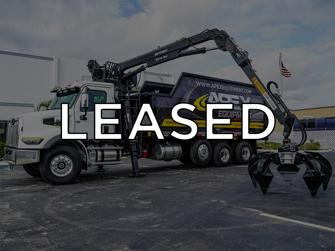 2025 KENWORTH T880 ROTOBEC GRAPPLE TRUCK - image 1 of 6