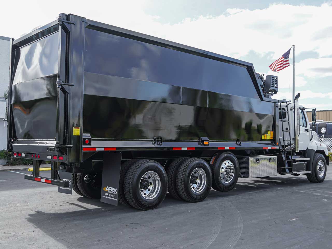 2026 FREIGHTLINER 114SD GRAPPLE TRUCK 2026 FREIGHTLINER 114SD GRAPPLE TRUCK - image 4 of 6