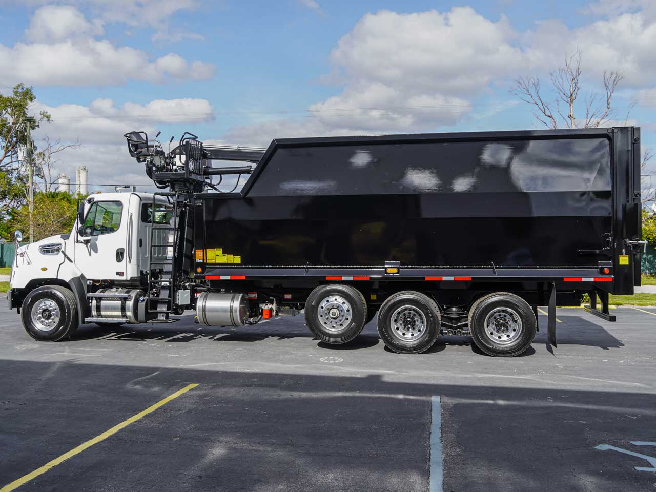 2026 FREIGHTLINER 114SD GRAPPLE TRUCK - image 6 of 6