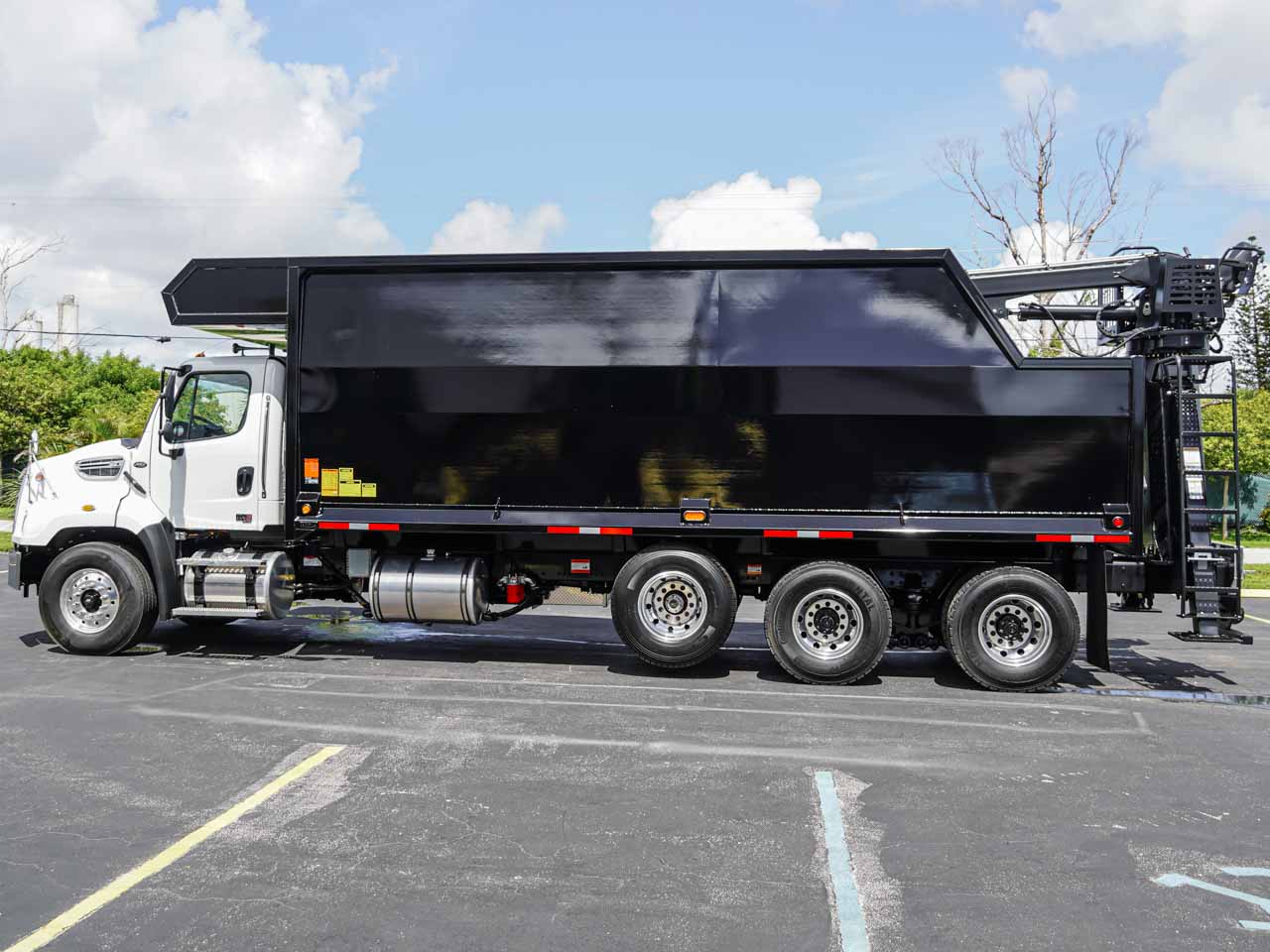 2026 FREIGHTLINER 114SD GRAPPLE TRUCK - image 6 of 6