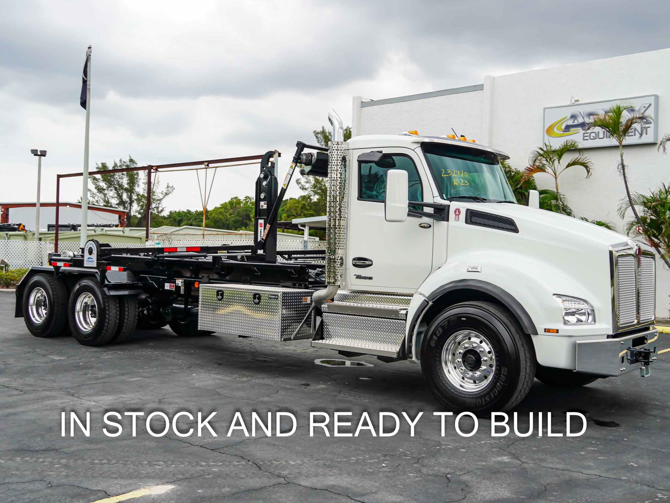 2026 KENWORTH T880 HOOKLIFT TRUCK FOR SALE 2026 KENWORTH T880 HOOKLIFT TRUCK FOR SALE - image 1 of 6