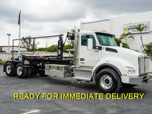 KW Hooklift Truck for Sale