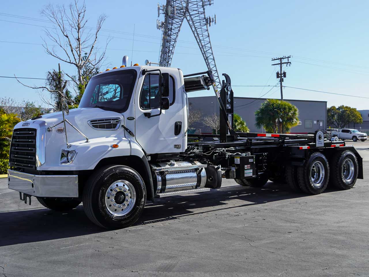 2025 Freightliner - image 2