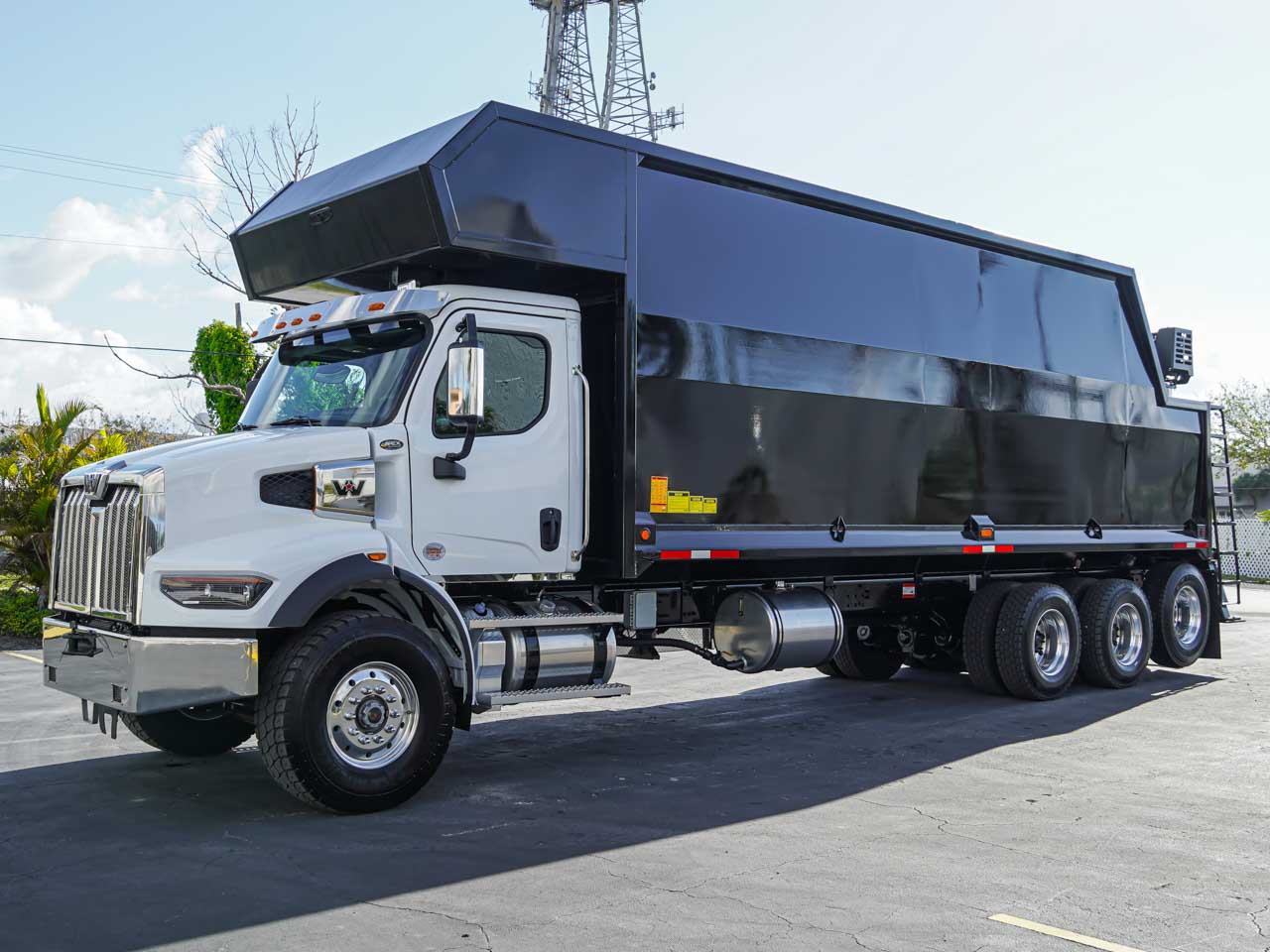 2026 47X WESTERN STAR GRAPPLE TRUCK FOR SALE - image 3 of 6