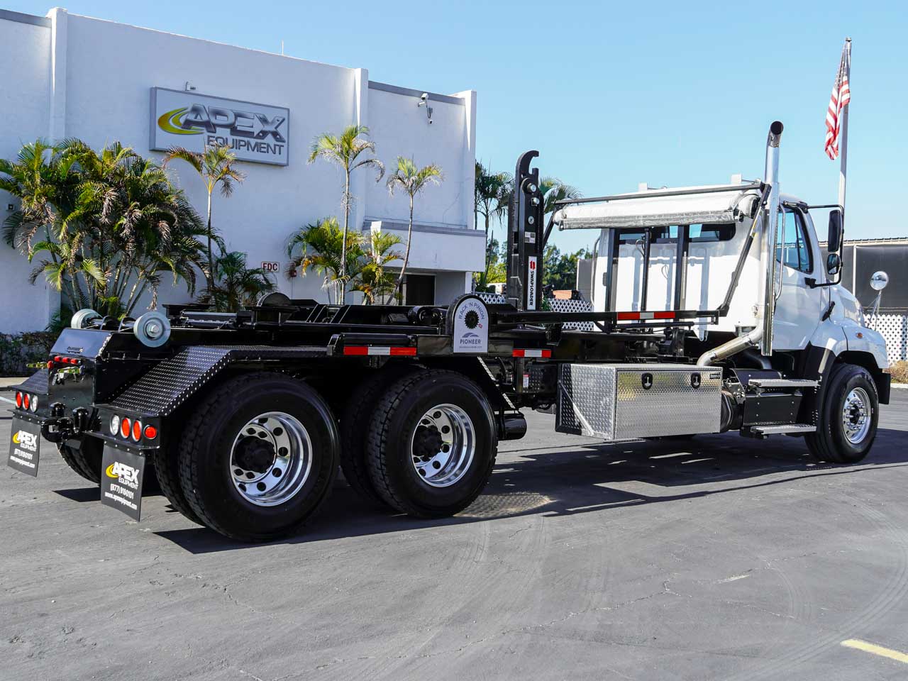 2025 Freightliner - image 3