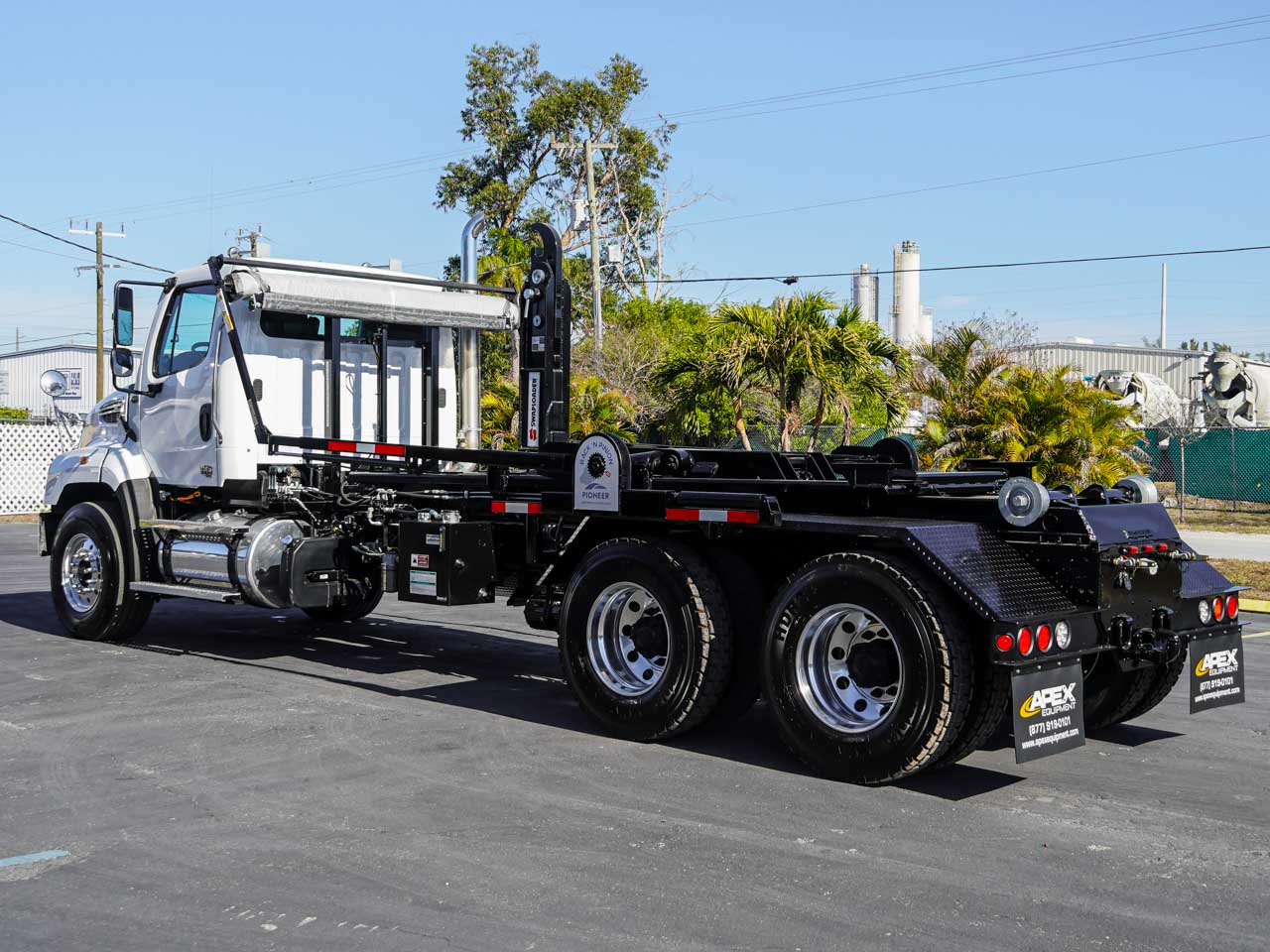 2025 Freightliner - image 4