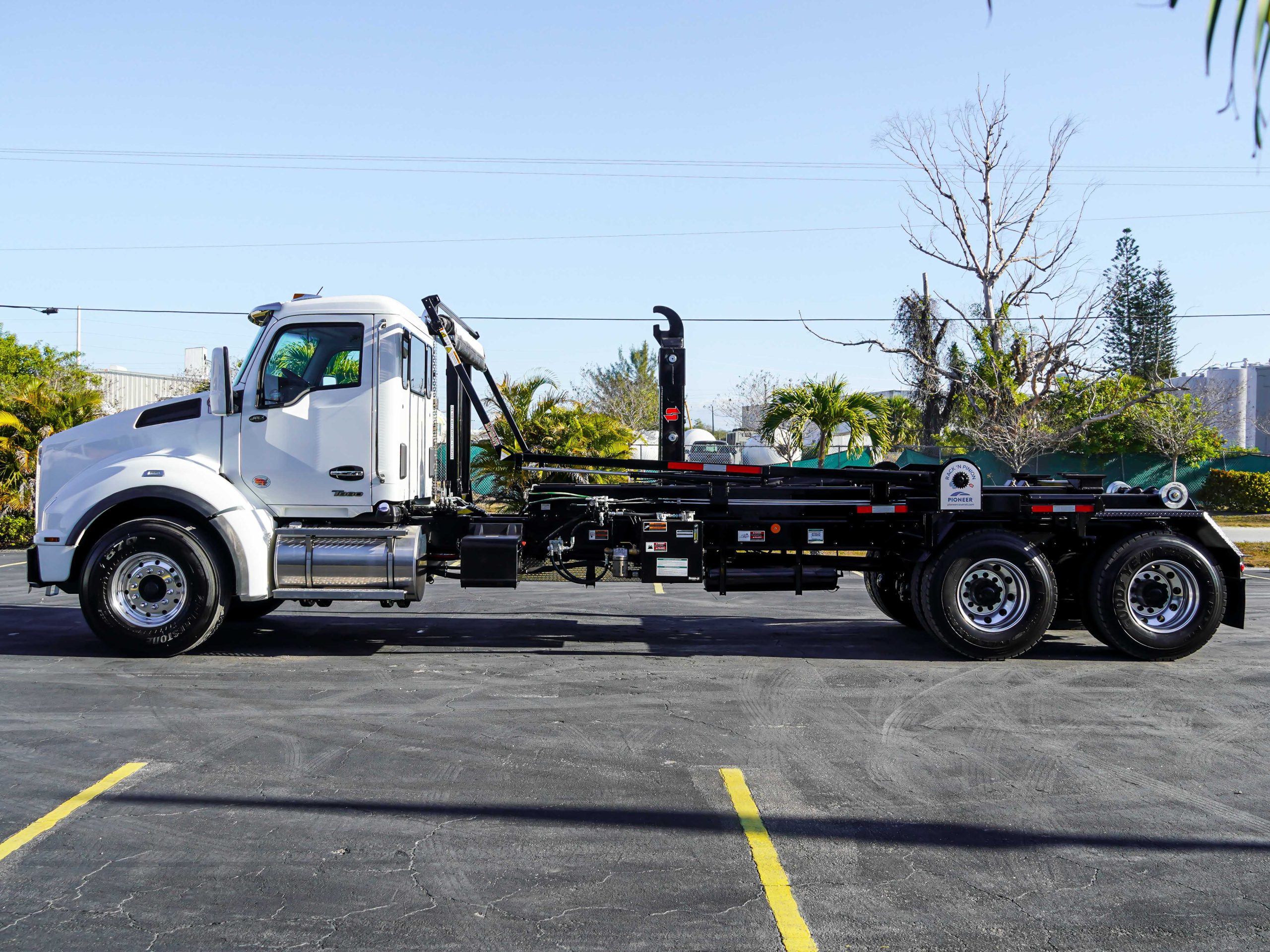 2026 KENWORTH T880 HOOKLIFT TRUCK FOR SALE 2026 KENWORTH T880 HOOKLIFT TRUCK FOR SALE - image 6 of 6