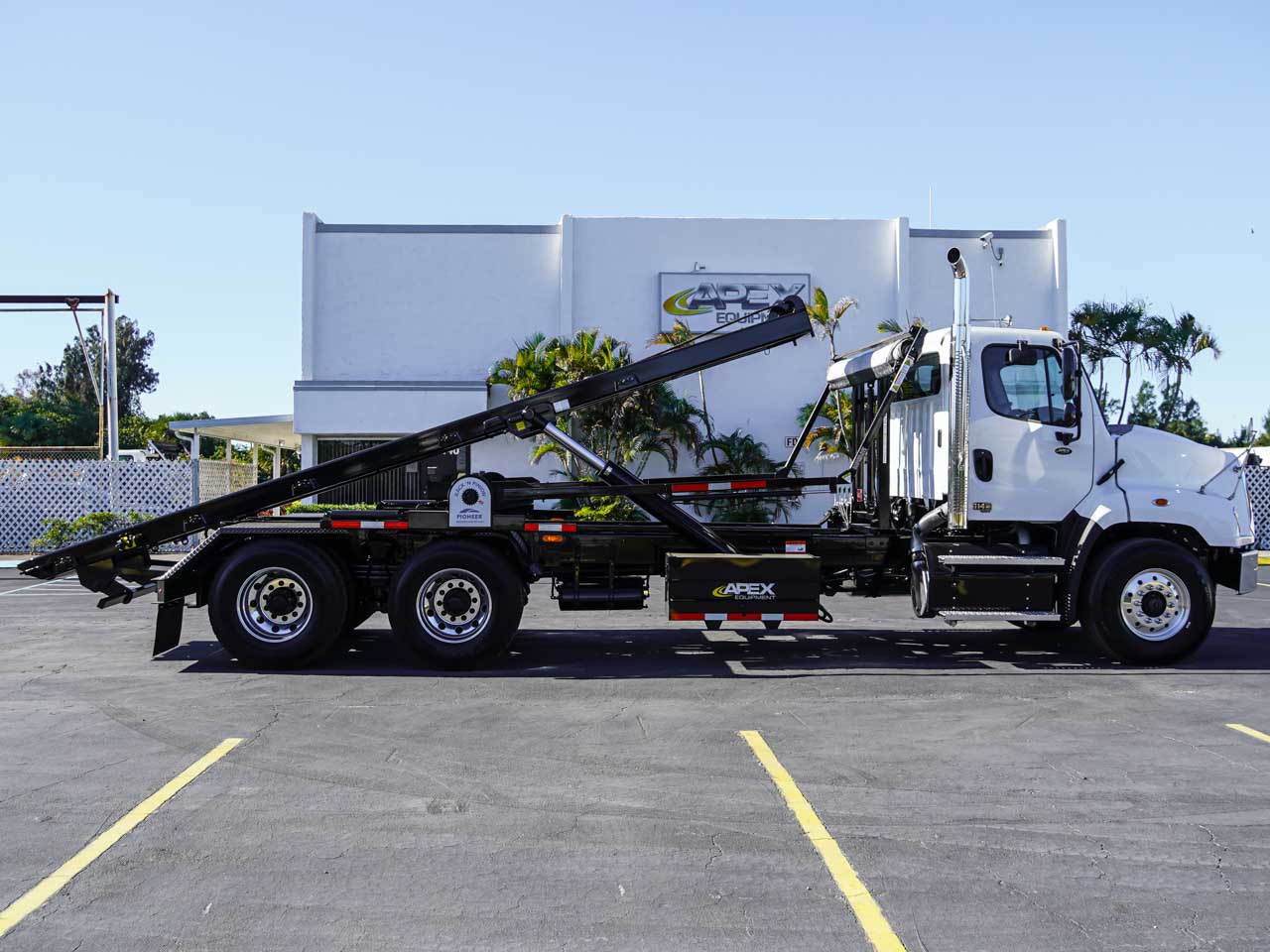 2025 Peterbilt - image 5