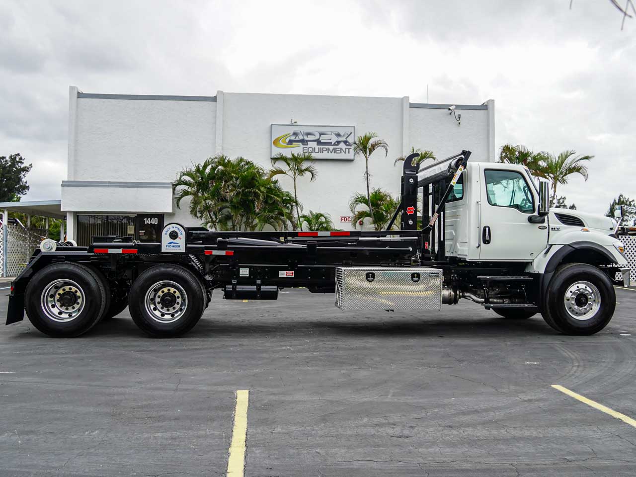 2026 INTERNATIONAL HV607 HOOKLIFT TRUCK FOR SALE - image 6 of 6