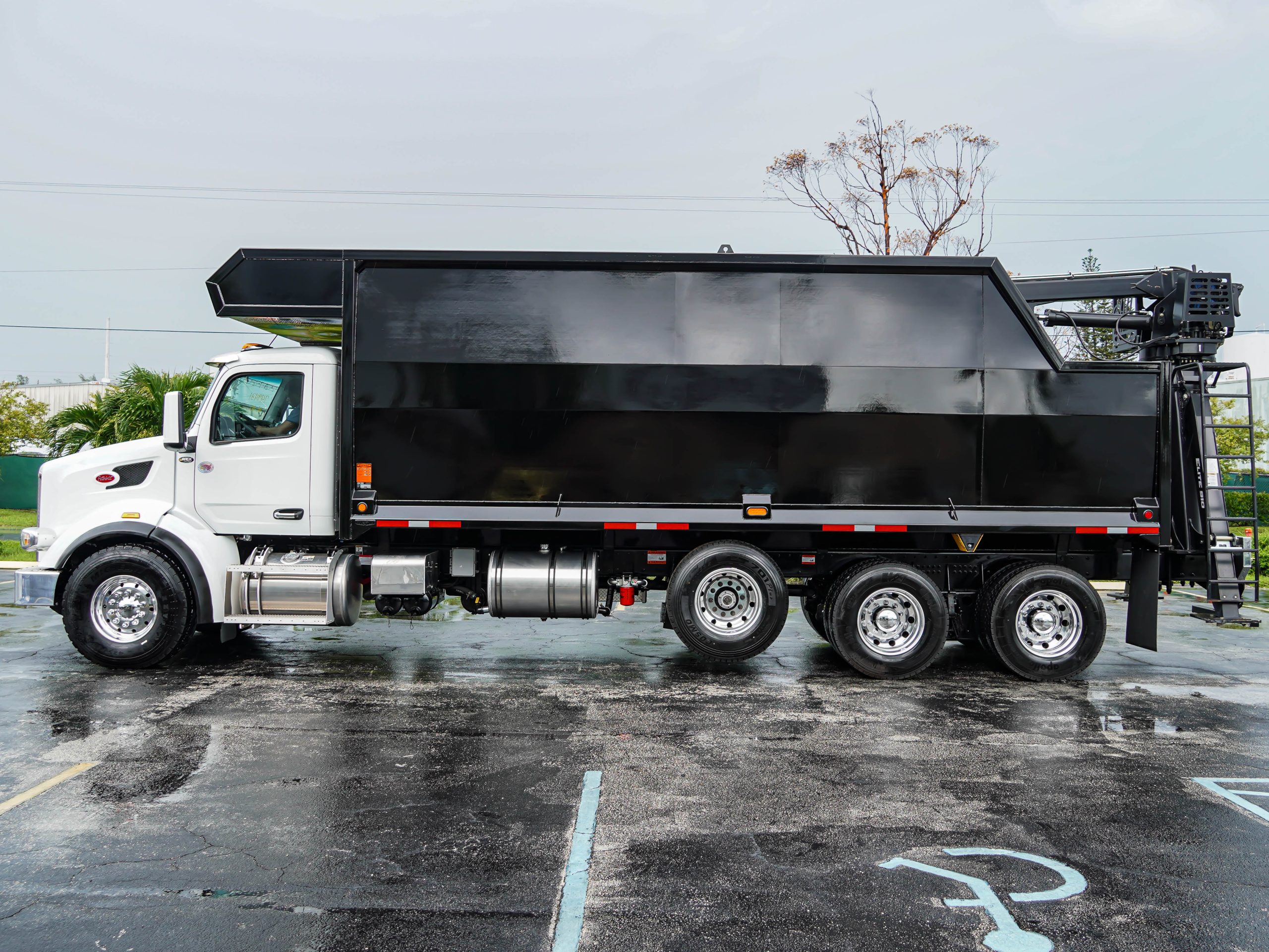 2025 Peterbilt - image 5