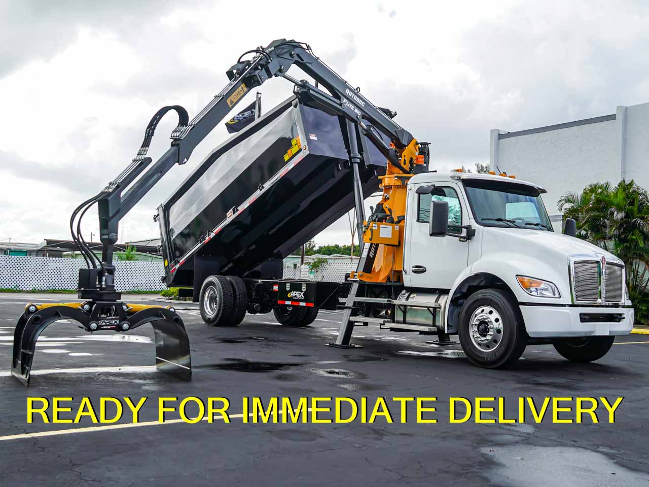 2026 KENWORTH T380 GRAPPLE TRUCK FOR SALE - image 1 of 6