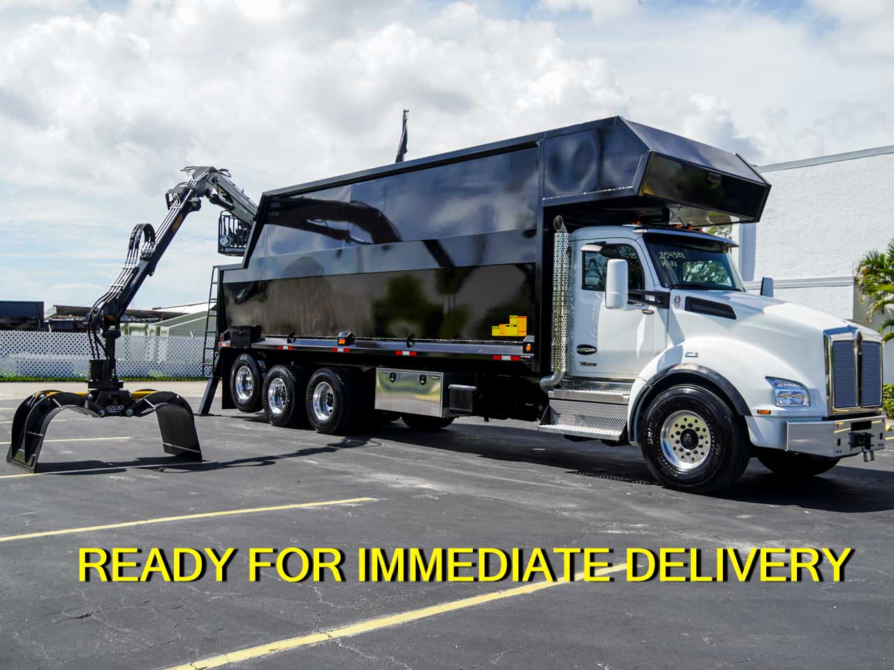 2027 KENWORTH T880 ROTOBEC GRAPPLE TRUCK 2027 KENWORTH T880 ROTOBEC GRAPPLE TRUCK - image 2 of 6
