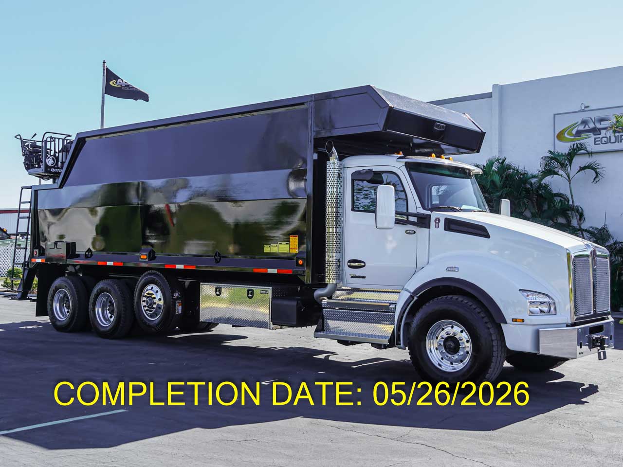 2027 KENWORTH T880 ROTOBEC GRAPPLE TRUCK - image 1 of 6