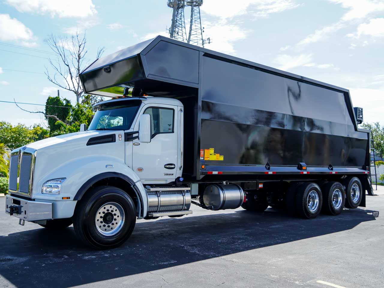 2027 KENWORTH T880 ROTOBEC GRAPPLE TRUCK 2027 KENWORTH T880 ROTOBEC GRAPPLE TRUCK - image 4 of 6