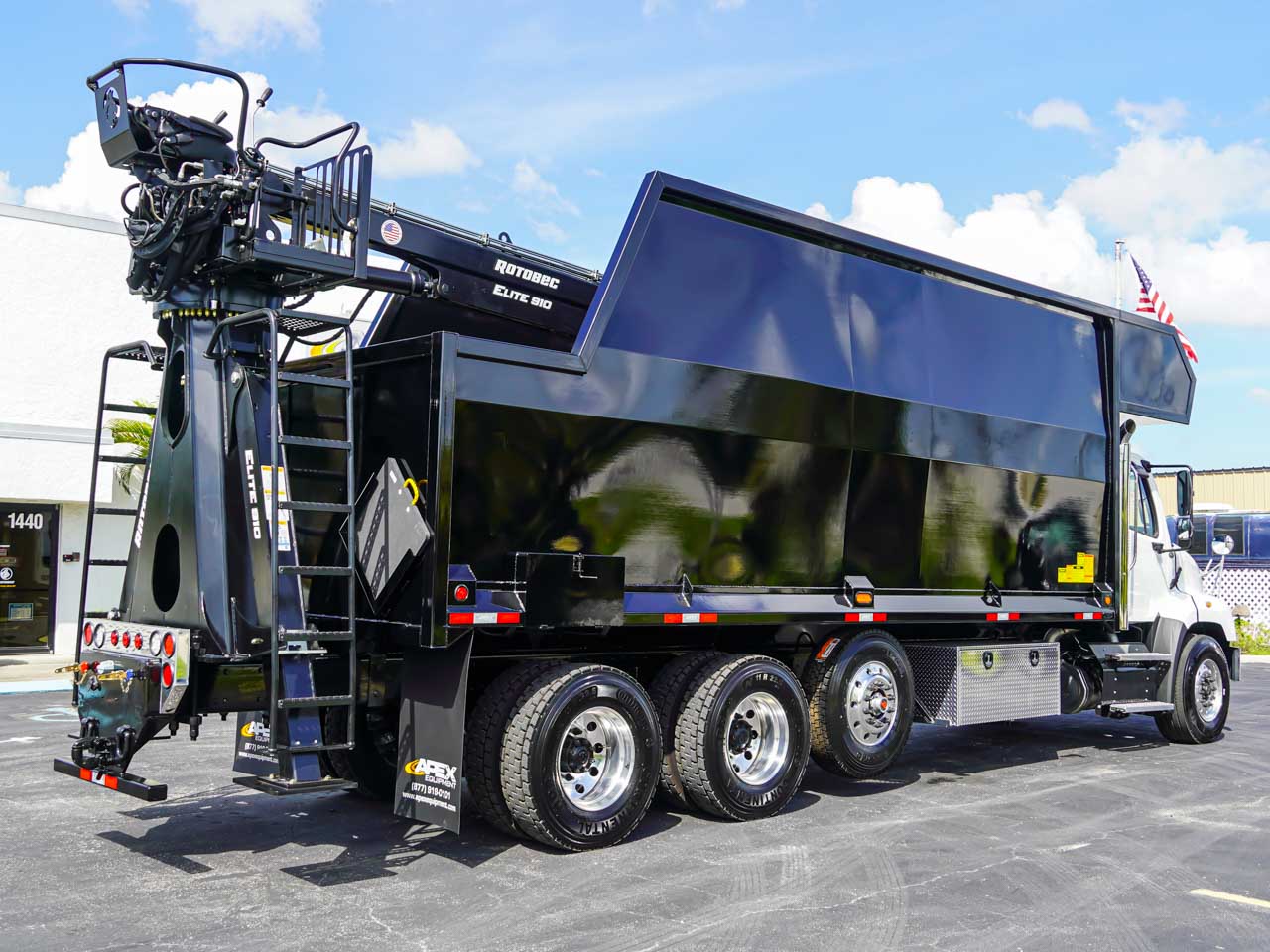 2027 FREIGHTLINER 114SD GRAPPLE TRUCK 2027 FREIGHTLINER 114SD GRAPPLE TRUCK - image 3 of 6