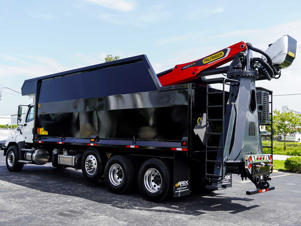 2026 Freightliner 114SD — photo 5