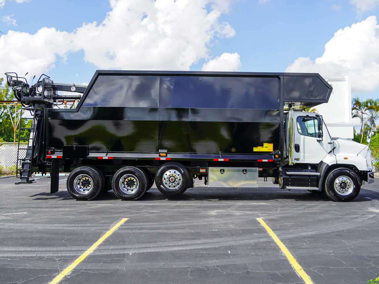 2027 FREIGHTLINER 114SD GRAPPLE TRUCK 2027 FREIGHTLINER 114SD GRAPPLE TRUCK - image 5 of 6