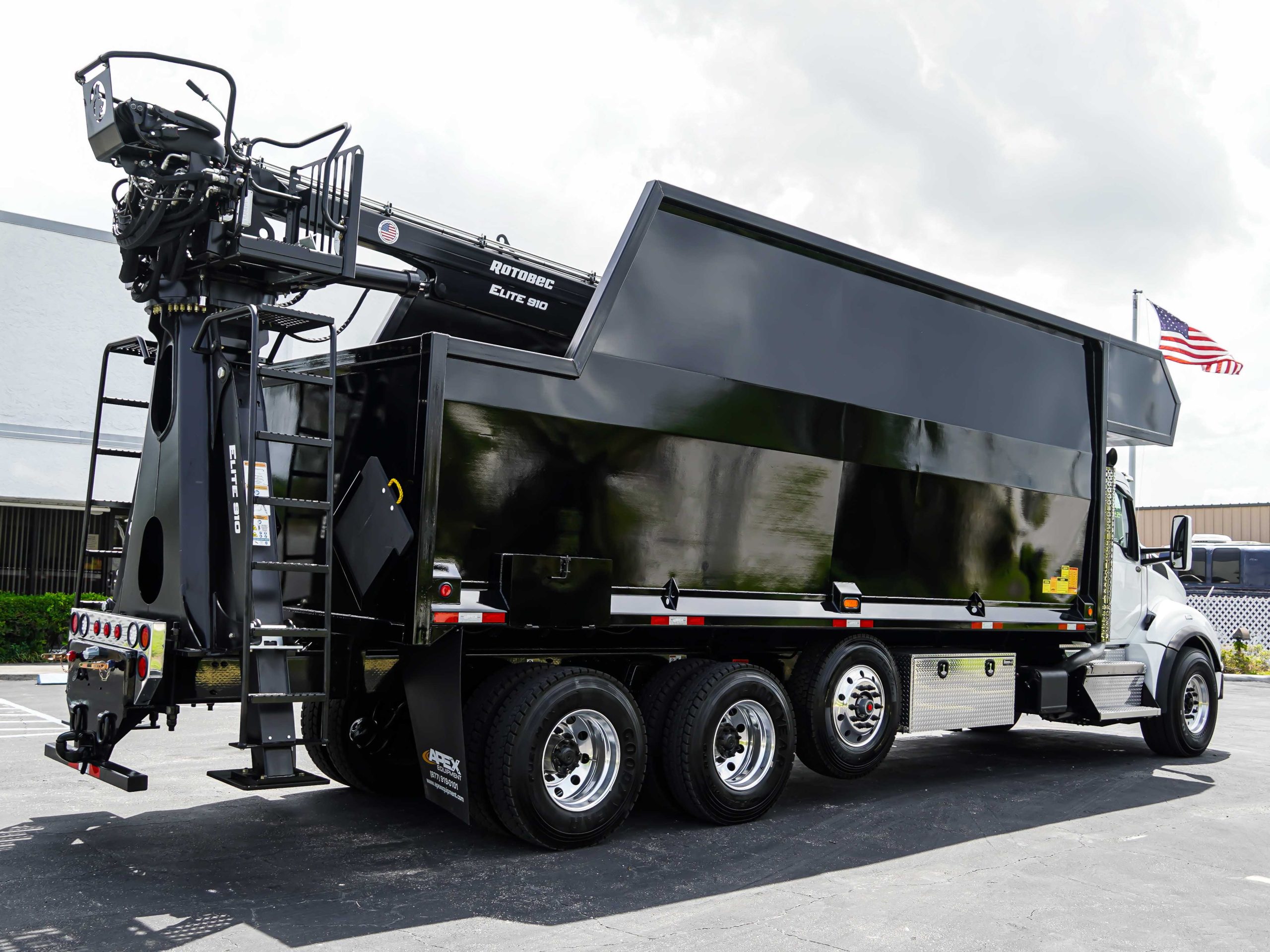 2027 KENWORTH T880 ROTOBEC GRAPPLE TRUCK - image 3 of 6