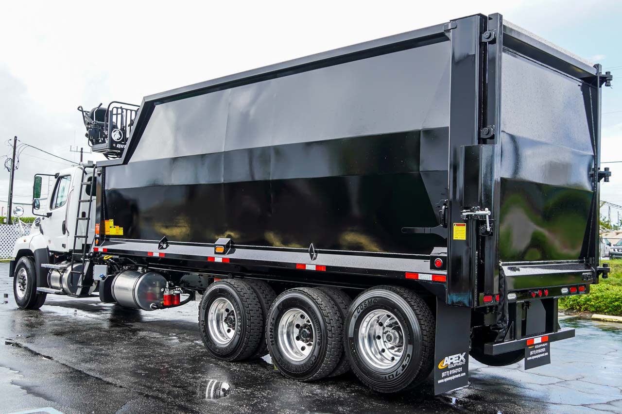 2027 FREIGHTLINER 114SD GRAPPLE TRUCK - image 4 of 6