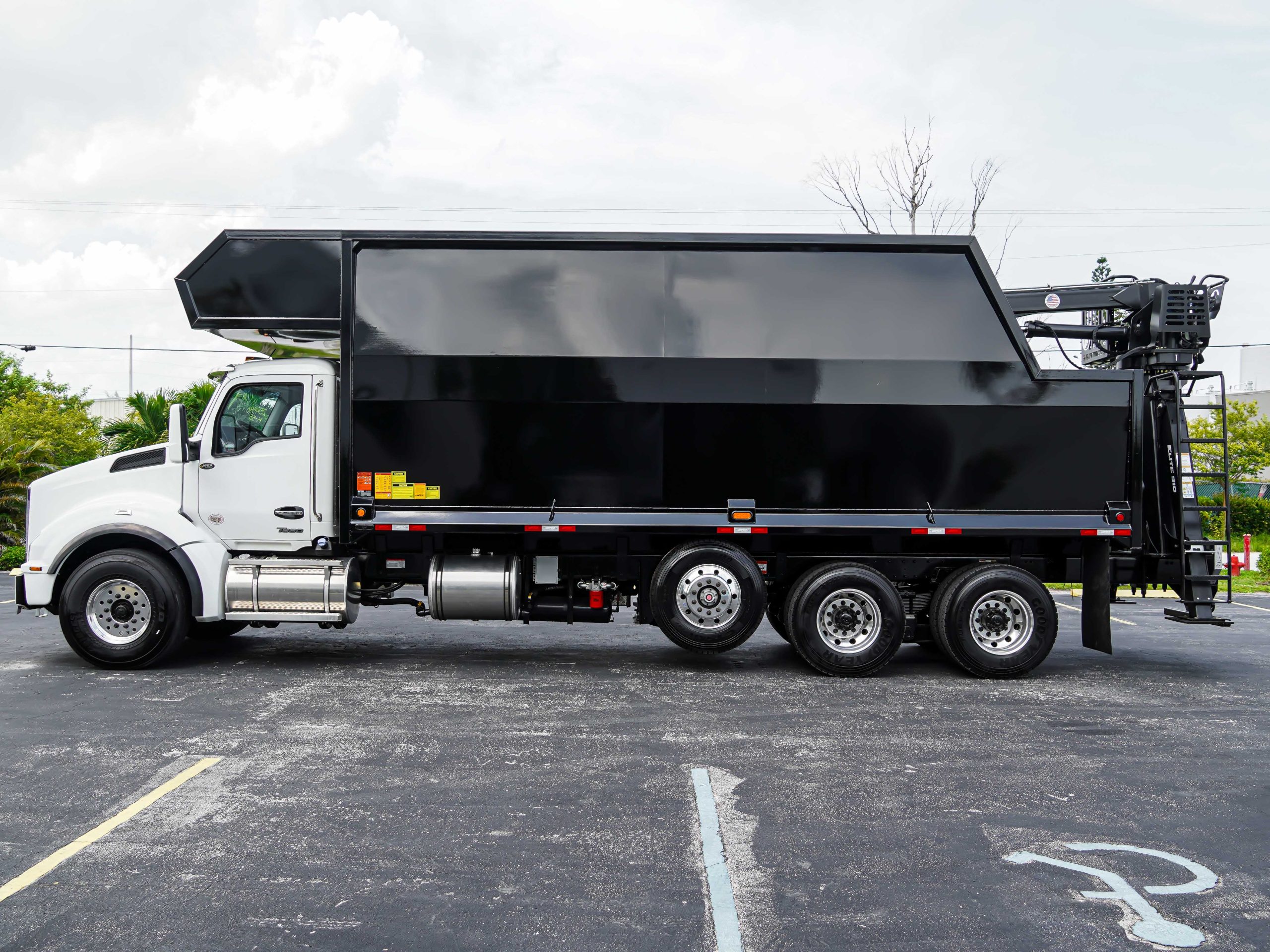 2027 KENWORTH T880 ROTOBEC GRAPPLE TRUCK - image 6 of 6