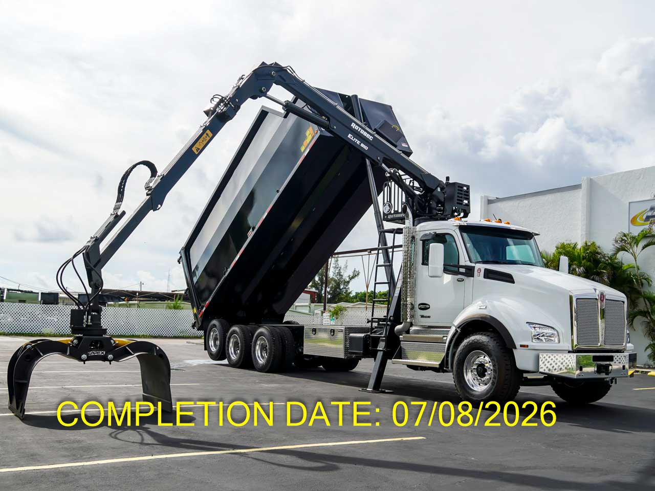 2027 KENWORTH T880 ROTOBEC GRAPPLE TRUCK 2027 KENWORTH T880 ROTOBEC GRAPPLE TRUCK - image 2 of 6