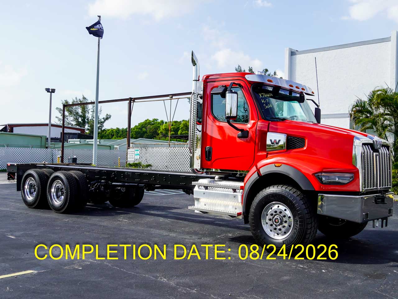 2027 WESTERN STAR 49X GRAPPLE TRUCK - image 1 of 6
