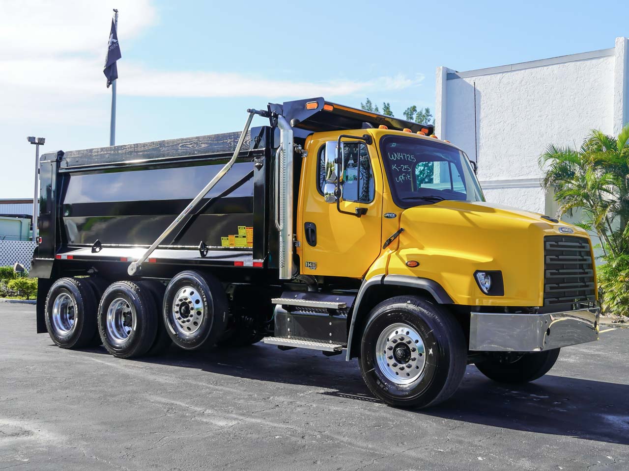 2026 FREIGHTLINER 114SD DUMP TRUCK FOR SALE 2026 FREIGHTLINER 114SD DUMP TRUCK FOR SALE - image 1 of 6